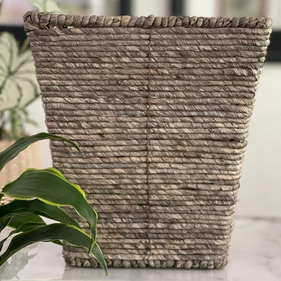 🌿Boho Style Basket/Planter/Trash Can🌿 - Picture 3 of 6